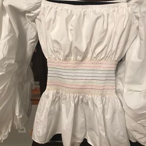 Top wore once puffy sleeves